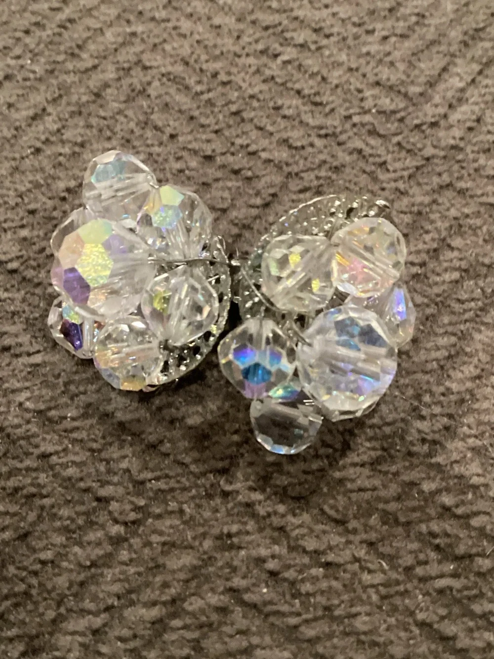Vintage Aurora Borealis Crystal Glass Bead Necklace and Clip-On Earrings - Picture 6 of 9